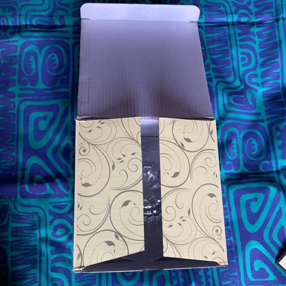 Killarney Crystal Starbright Candy Nuts Relish Bowl from Ireland NEW IN BOX - Picture 15 of 15